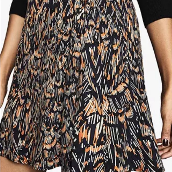 REISS NWT Yvette Feather Skirt SIZE 2 - Picture 5 of 10